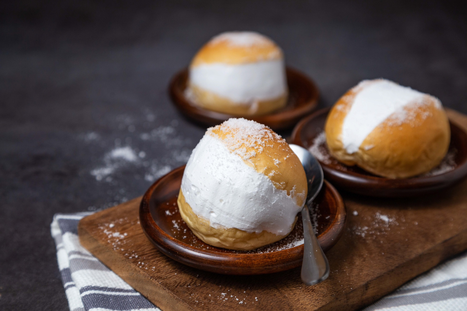dessert maritozzo khas italy