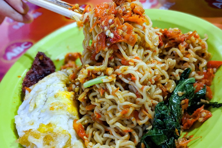 mie abang adek pedas mampus